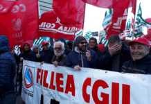 Contratto Edilizia, termini dell’accordo e commento dei sindacati di categoria fillea lecce striscione manifestazione