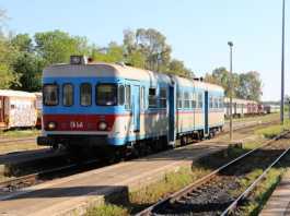 Mobilità a due velocità: il Salento si ferma ancora a Bari. Filt e Cgil chiedono a Trenitalia di prolungare l’Intercity Napoli-Bari fino a Lecce treno fse binari stazione