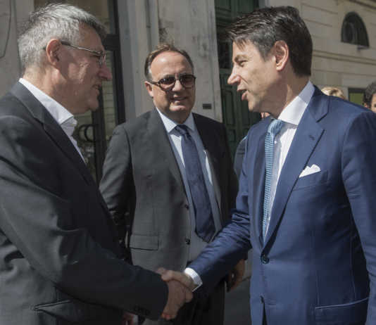 Coronavirus, accordo tra Governo e parti sociali per la sicurezza nei luoghi di lavoro. Scarica qui il protocollo